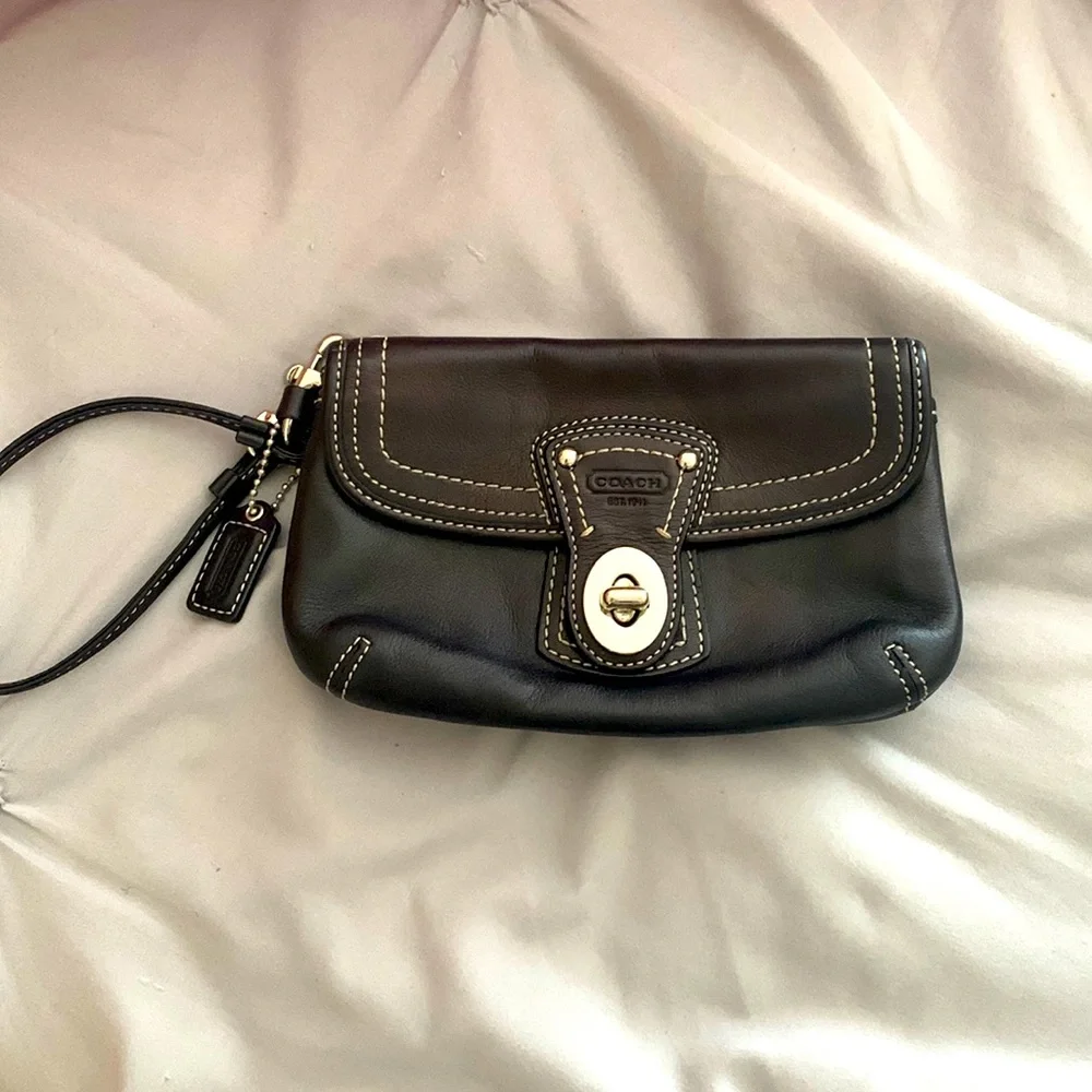 Wristlet - Picture 1 of 4